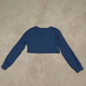 Crop top long sleeved shirt